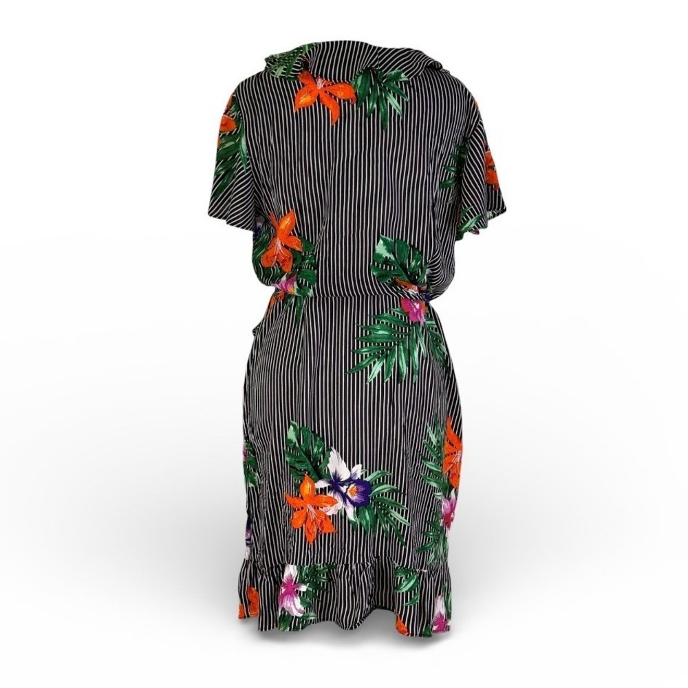 NWT Who What Wear Multicolor Striped Floral Short Sleeve Wrap Dress Size Medium - Picture 2 of 5